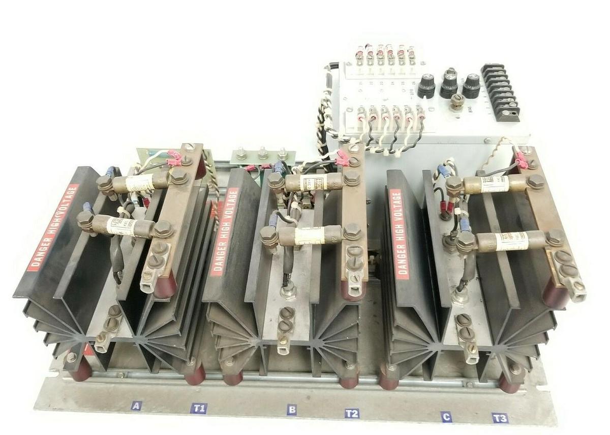 Used ROBICON CORP. 401-324 SCR POWER CONTROLLER 480V 25A W/ 304-046-3 SCR GATE TRIG.