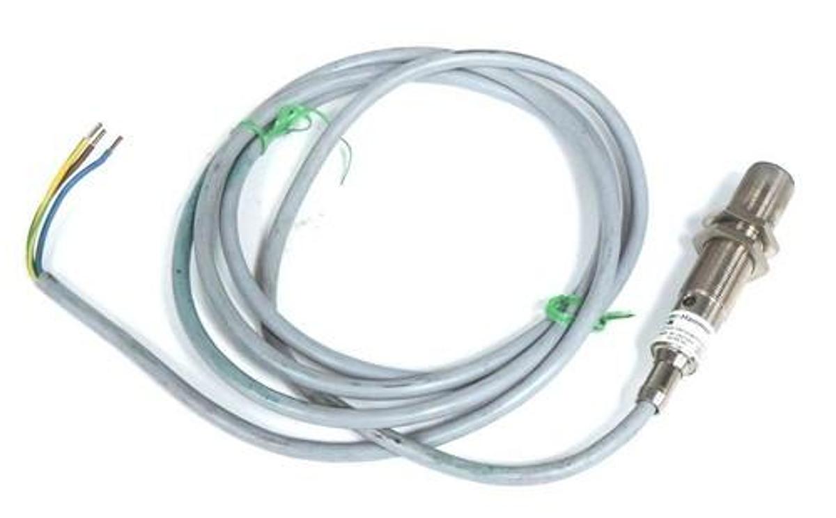 Used NEW EATON CUTLER HAMMER E57MAL18A2 TUBULAR INDUCTIVE PROXIMITY SENSOR SERIES C1