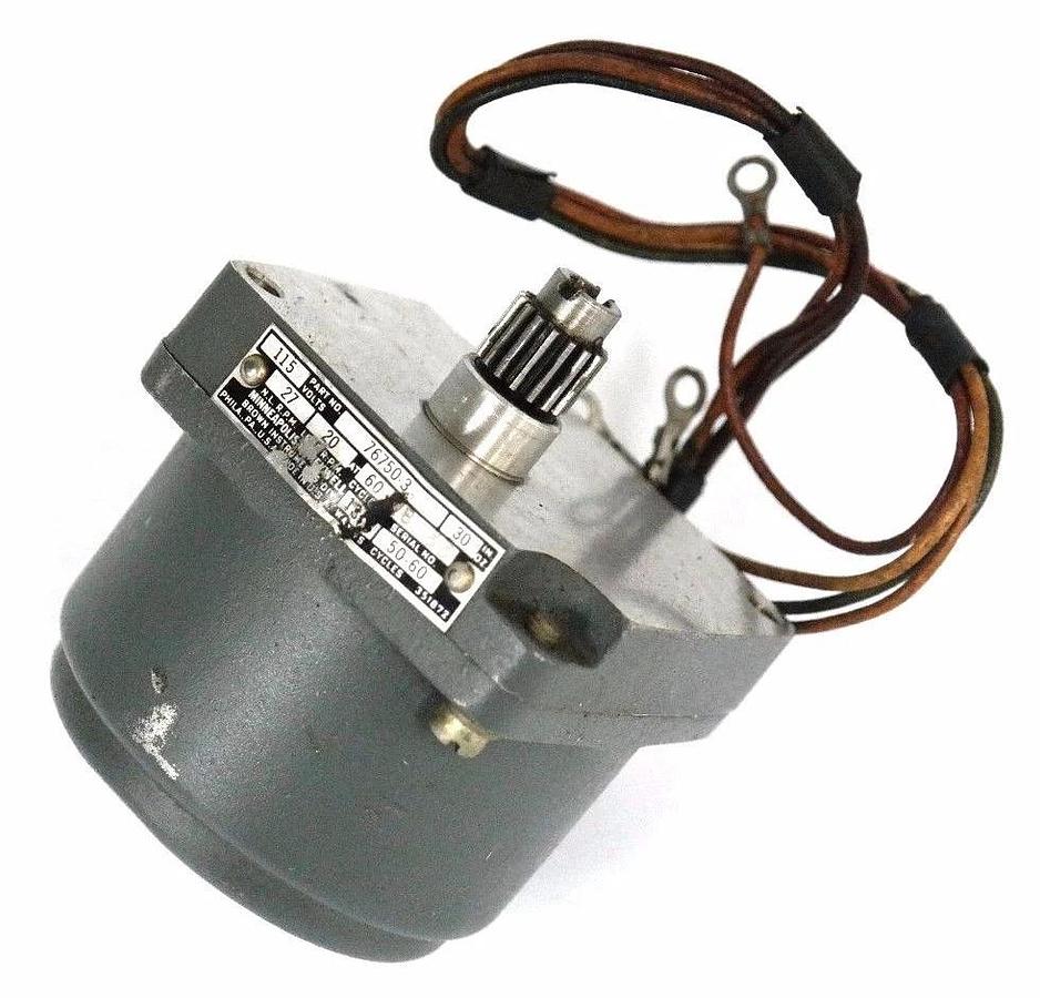 Used HONEYWELL 76750-3 GEARCASE MOTOR 115 VOLT, 13.5 WATT, 27/20 RPM, 767503
