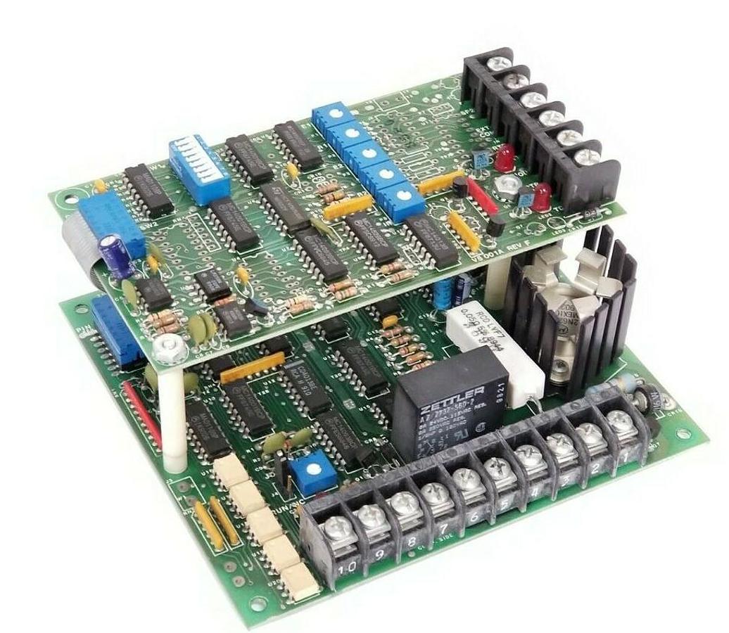 Used INDUSTRIAL DEVICES CORP. D2200 CONTROL BOARD REV. B W/ VS-001A BOARD REV. F