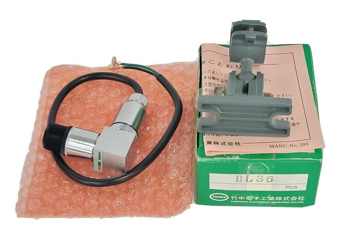 Used NIB TAKENAKA BL36 LIGHT SOURCE