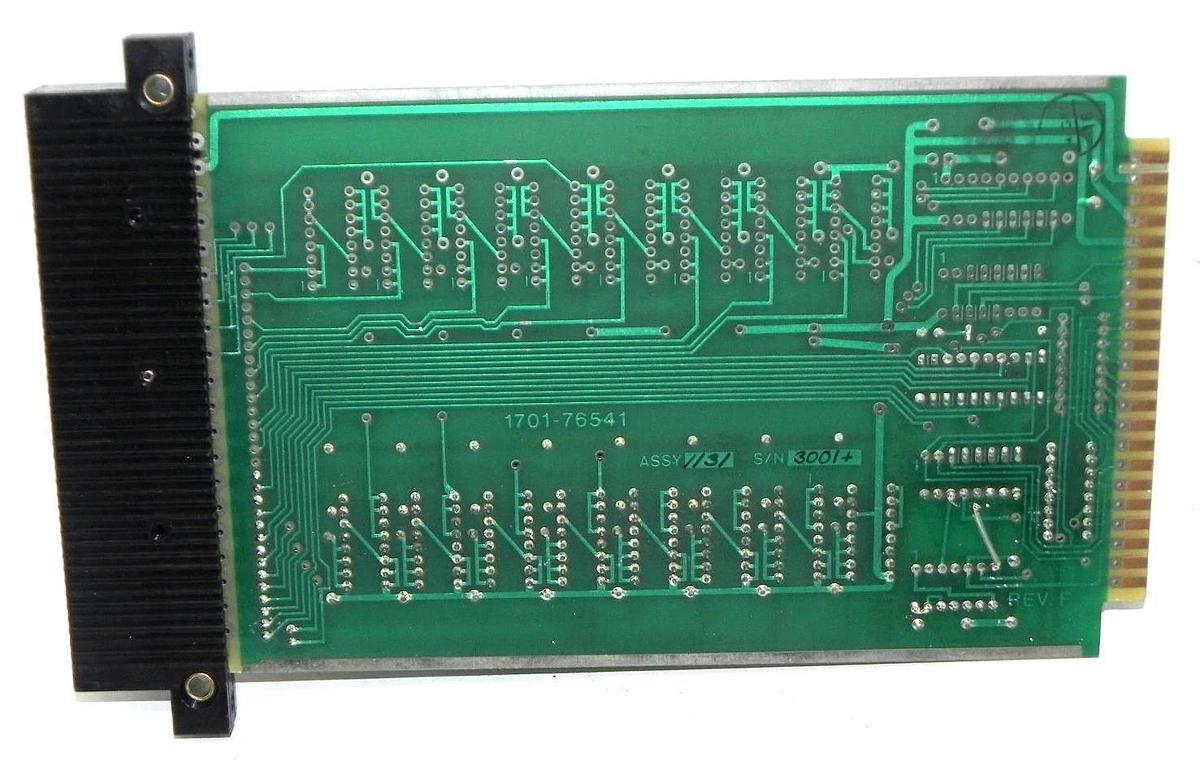 Used MCGILL 1701-1131 OUTPUT BOARD 5-32 VOLTS DC 1701-76541 (IN BOX)