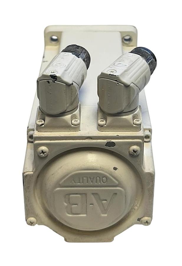 Used ALLEN BRADLEY MPF-B320P-MJ74BA /A MP-Series AC ROTARY SERVO MOTOR PN-12620 USNP