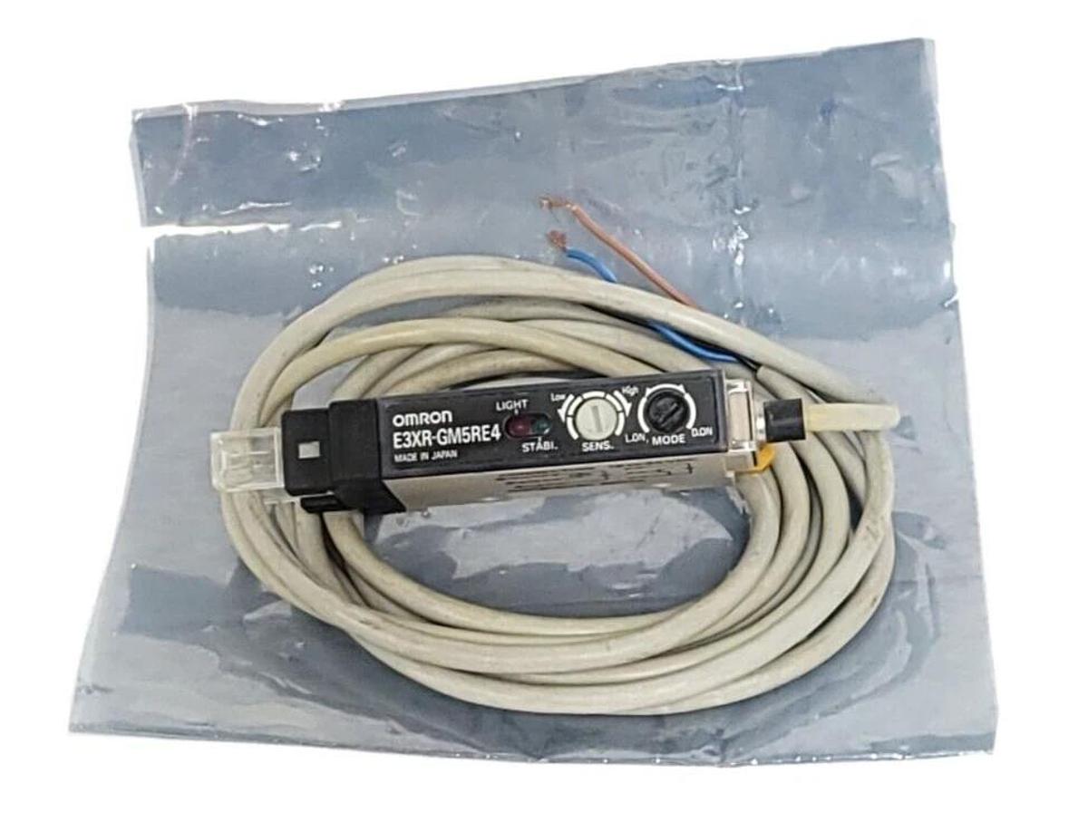 Used OMRON E3XR-GM5RE4 GROOVED PHOTOELECTRIC MARK SENSOR LIGHT-ON RED LED