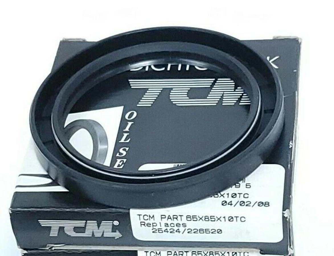 Used LOT OF 4 TCM 55X85X10TC OIL SEALS 2.165X3.346X.394IN