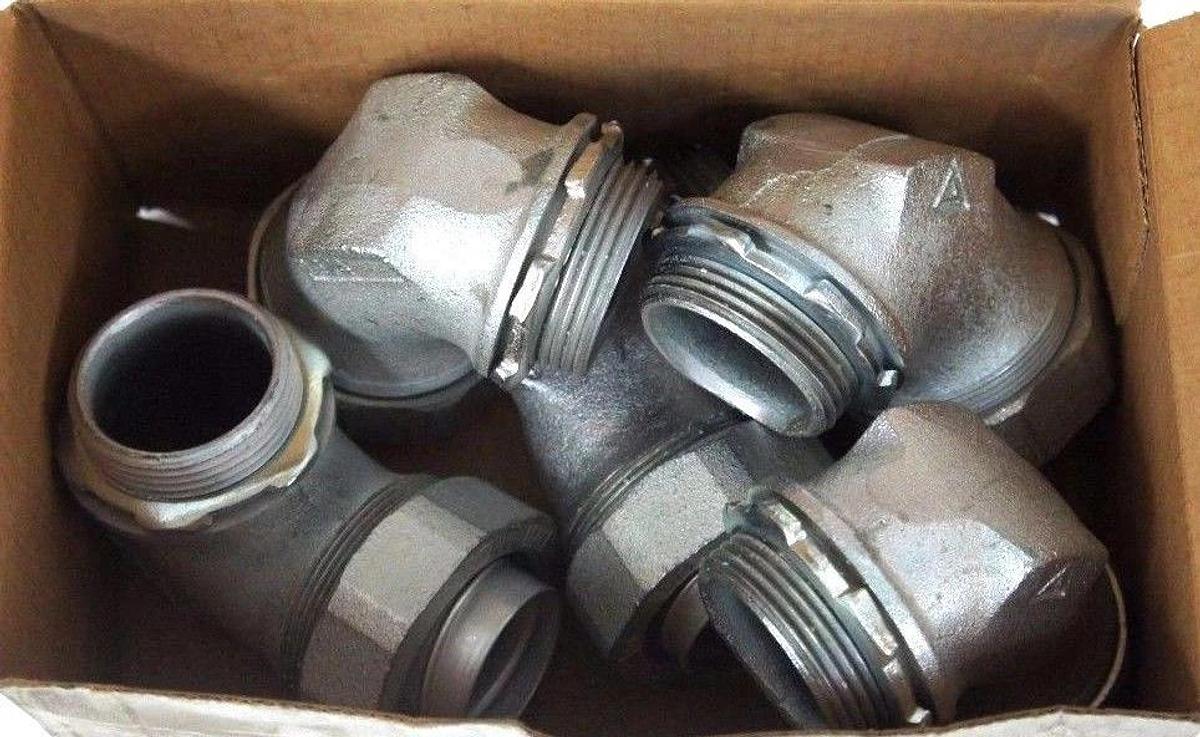 Used BOX OF 5 NEW EGS APPLETON ST-90125 1-1/4 90DEG CONNECTORS