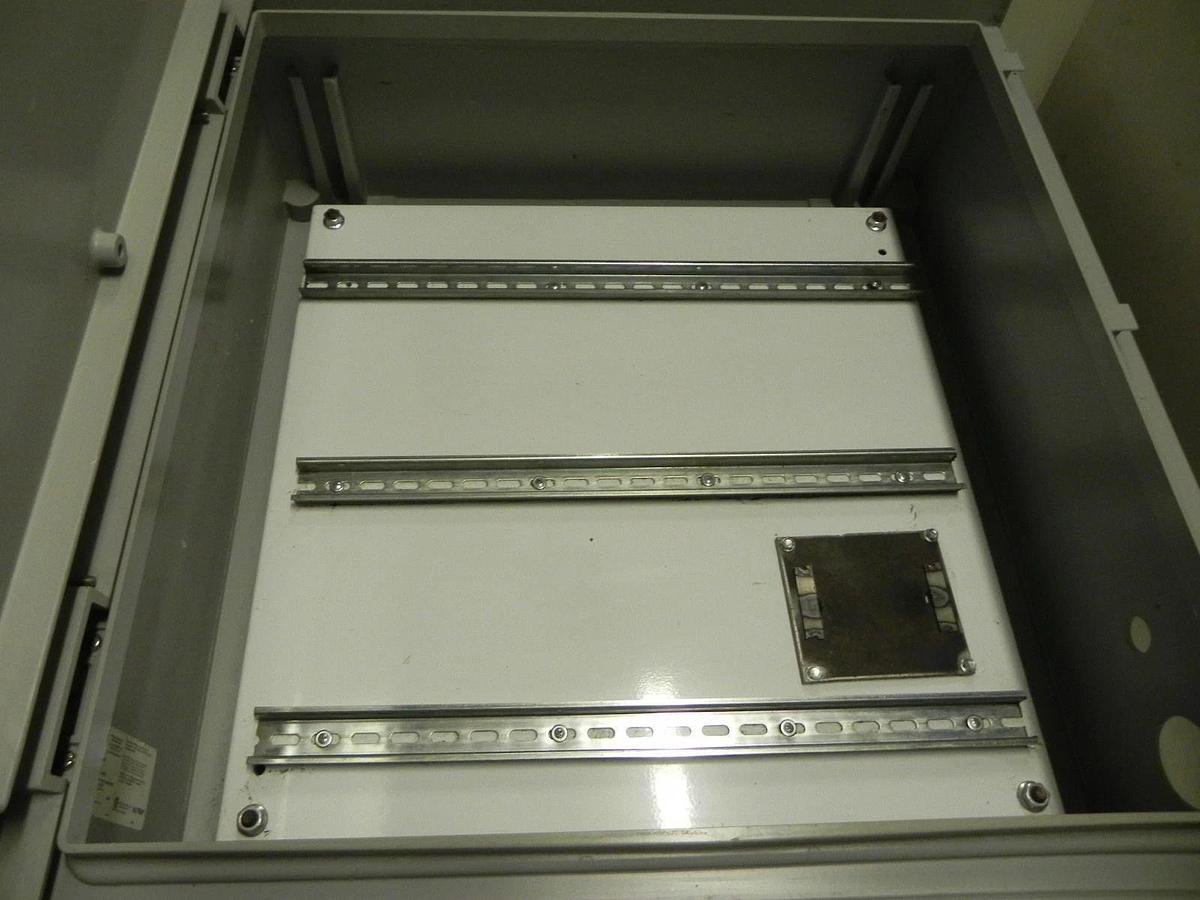 Used HOFFMAN UU606020 ENCLOSURE 24-1/2'' X 24'' X 9-1/2''