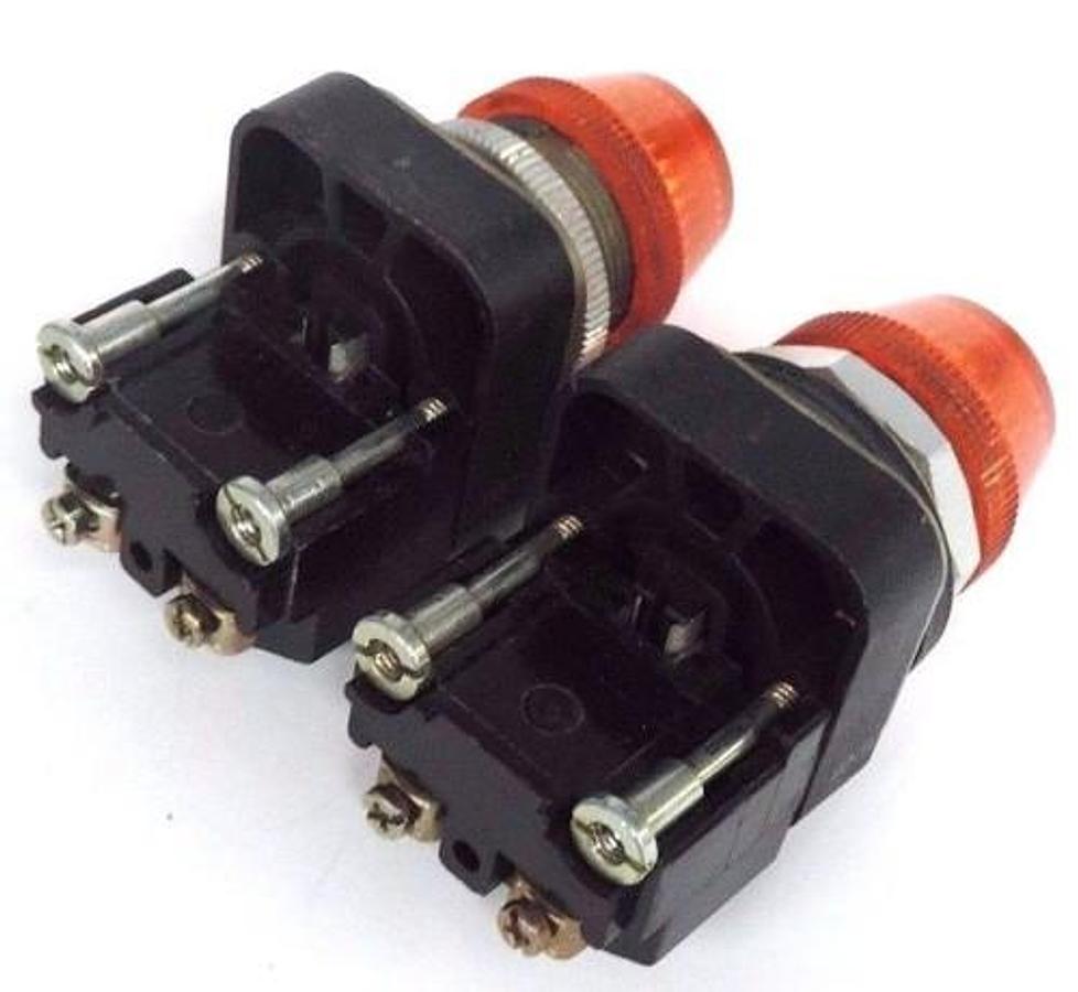 Used LOT OF 2 ALLEN BRADLEY 800T-P16 PILOT LIGHT AMBER W/ 40171-002-01 120V COILS