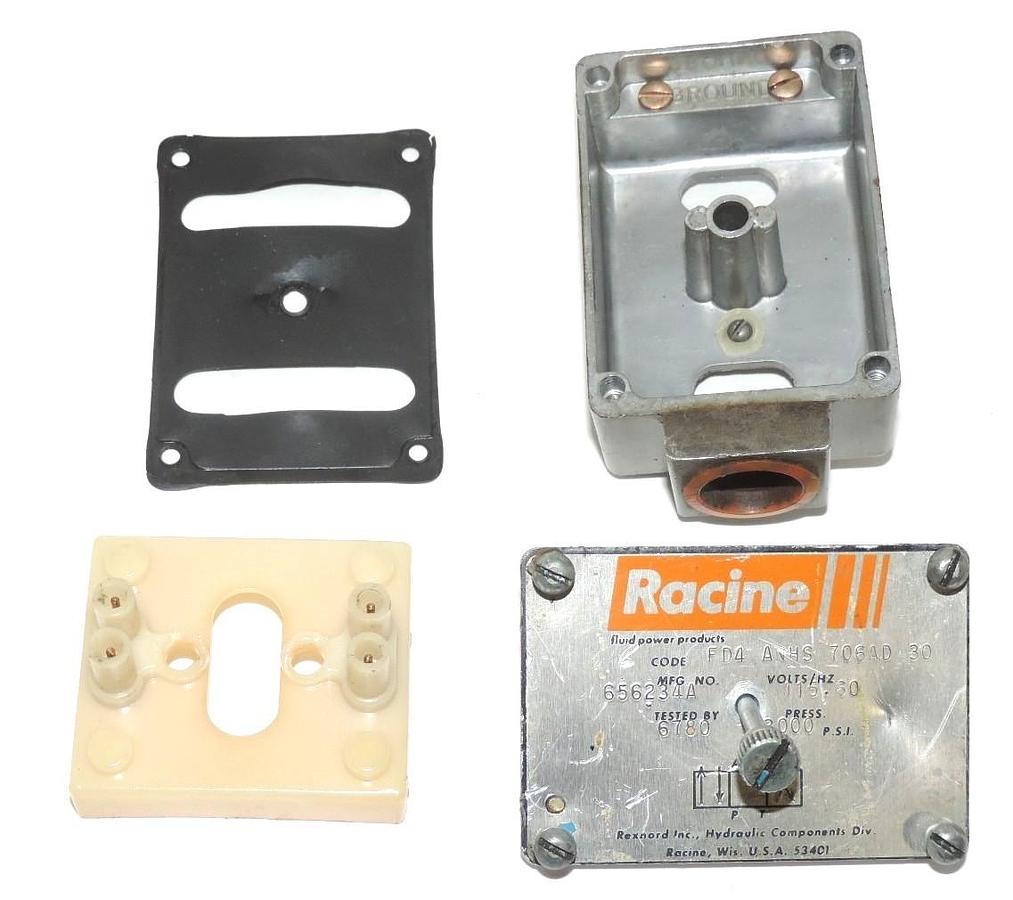 Used RACINE REXNORD FD4 ANHS 706AD 30 PLUG, MFG NO. 656234A, 115 V, 60 HZ, 3000 PSI