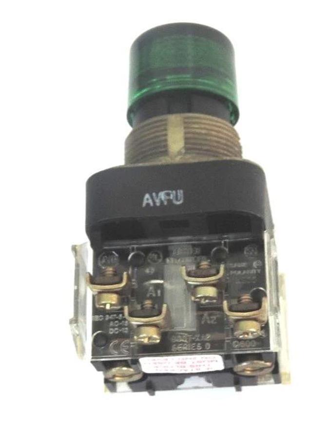 Used ALLEN BRADLEY 800T-QA24GA2 PUSHBUTTON 800TQA24GA2 SER. T  W/ 800T-XA2 SER. D