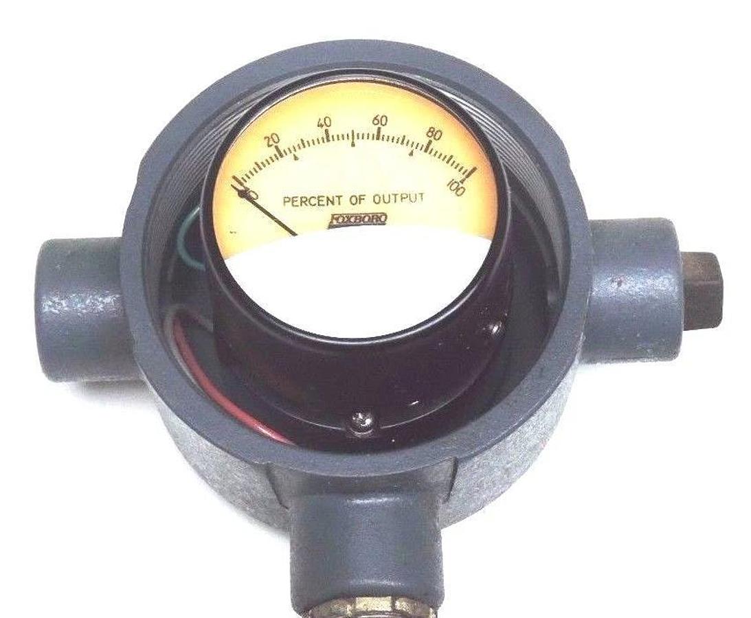Used FOXBORO 893RA-PFSN000 TEMPERATURE TRANSMITTER W/ PN143TR PERCENT OUTPUT GAUGE