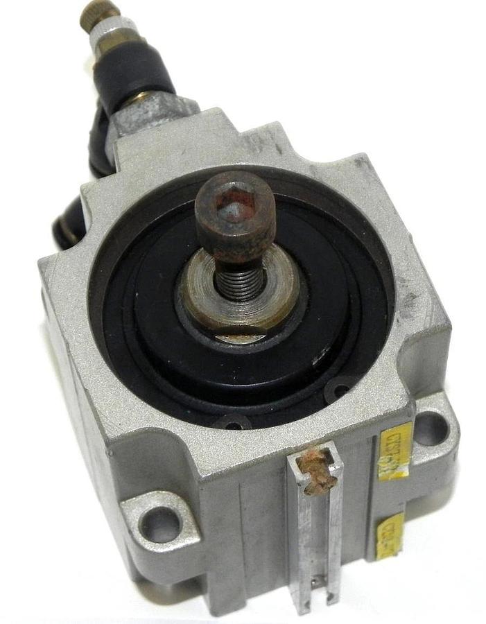 Used SMC CDQ1B50-20D CYLINDER CDQ1B5020D 140PSI
