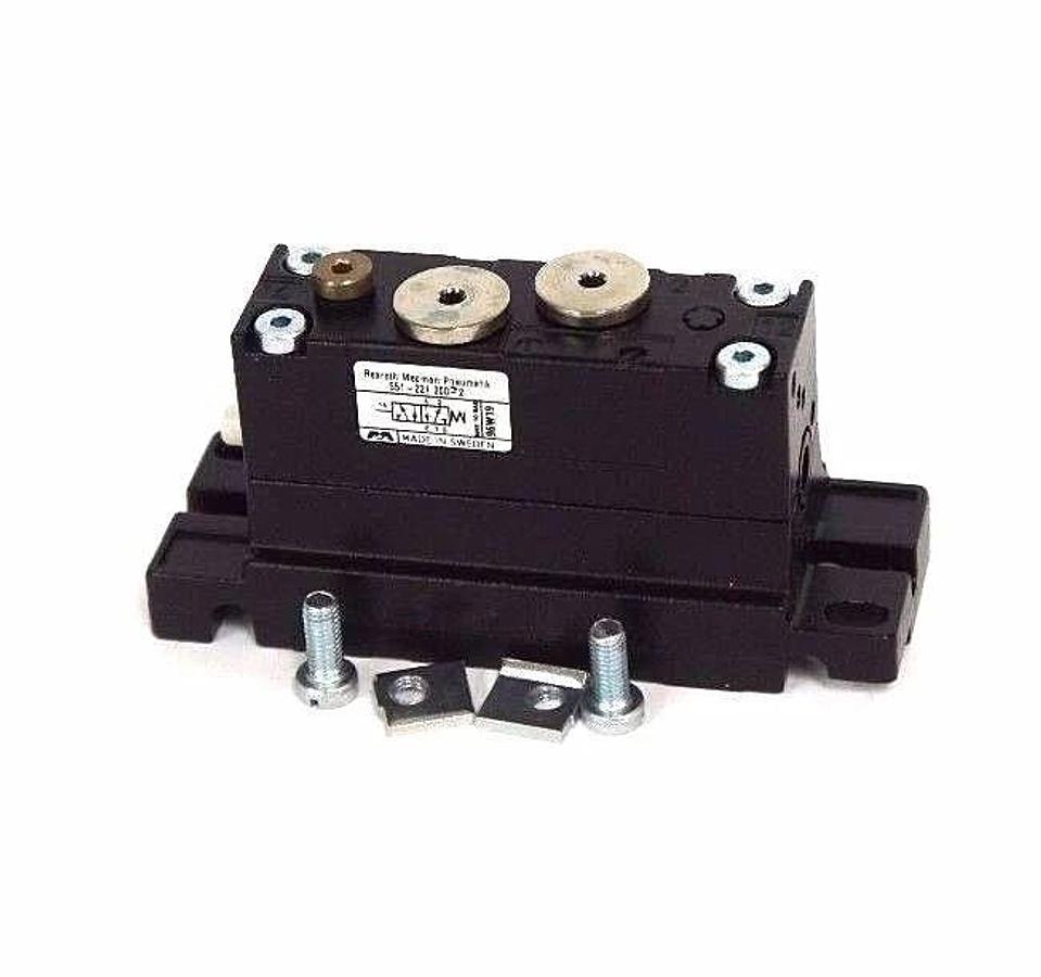 Used NEW REXROTH 551-221 000-2 96W19 VALVE 551221000
