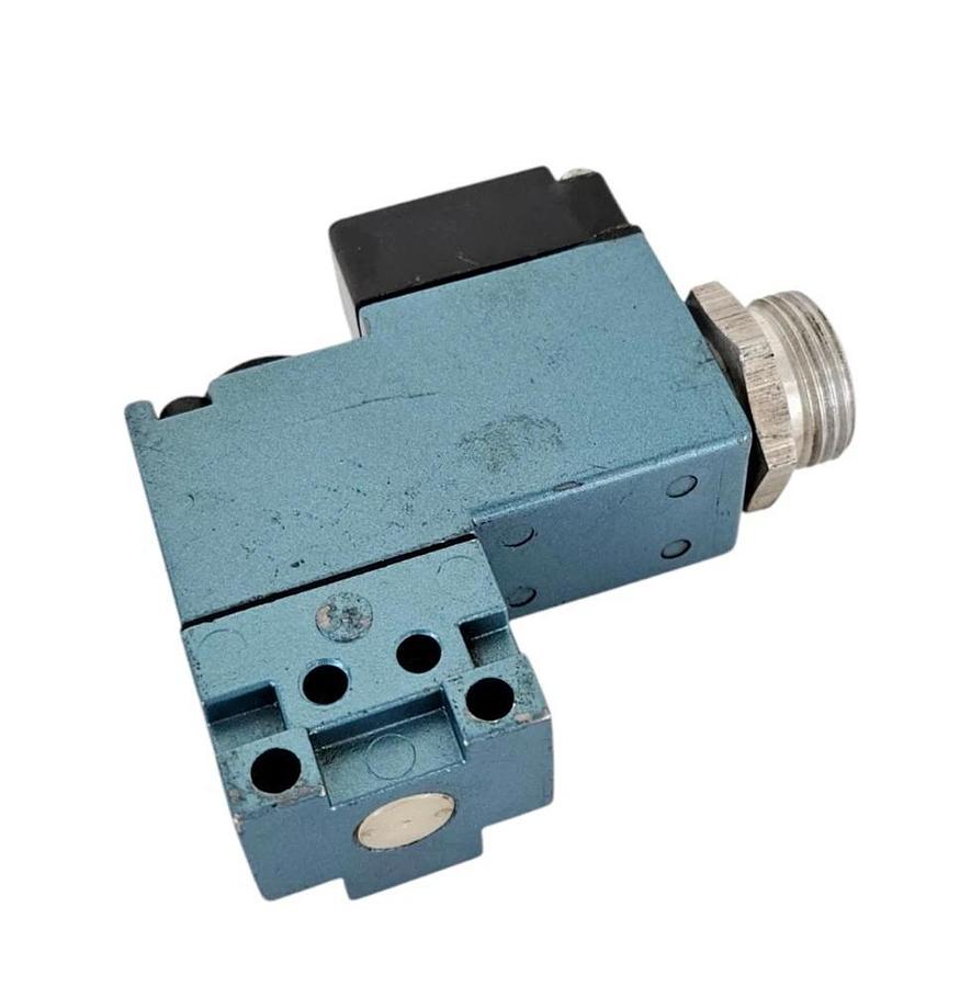 Used MAC 111B-506AAAA SOLENOID VALVE 100 SER. 3WAY 1/8" NPTF 24VDC 6W, 111B506AAAA