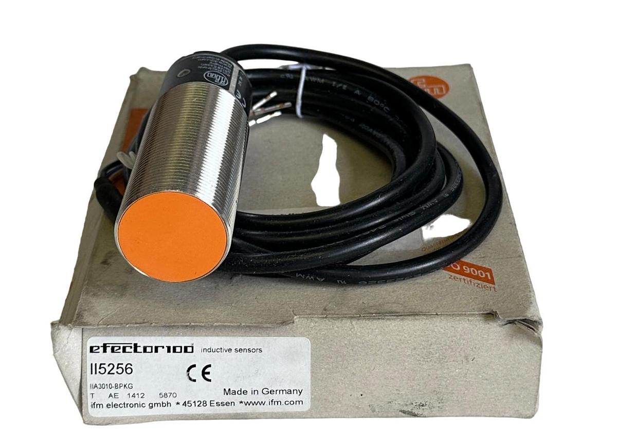 Used NEW IFM EFECTOR IIA3010-BPKG / II5256 INDUCTIVE PROXIMITY SENSOR 10-36VDC 2M