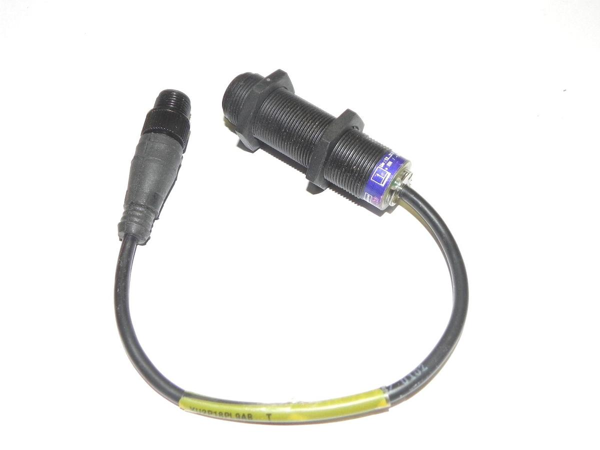 Used TELEMECANIQUE XU2P18PL9AB TRANSMITTER SENSOR 12...24V
