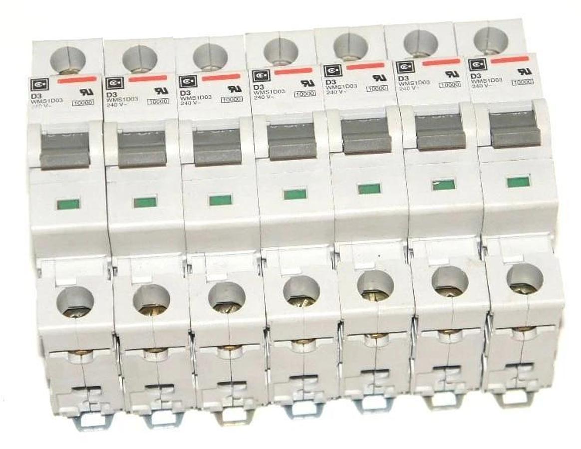 Used LOT OF 7 CUTLER HAMMER WMS1D03 CIRCUIT BREAKERS, 3AMP, 1POLE, 240 V