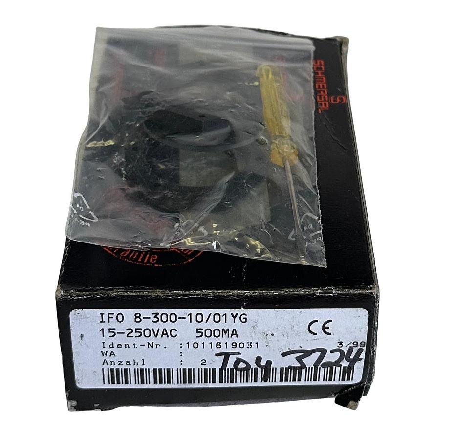 Used NEW SCHMERSAL IFO 8-300-10/01YG / IFO83001001YG PROXIMITY SWITCH 1011619031