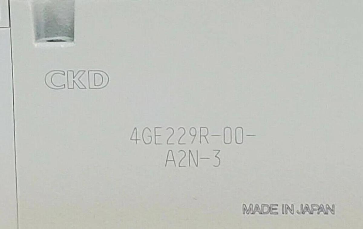Used NIB CKD 4GE229R-00-A2N-3 SOLENOID VALVE 4GE229R00A2N, DC24V