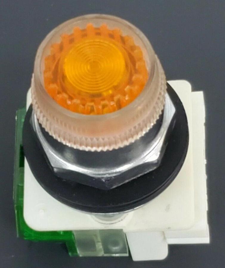 Used SQUARE D 9001KM-55LY PUSH BUTTON LIGHT MODULE SER. J 9001-KA2 SER. K, AMBER LEN