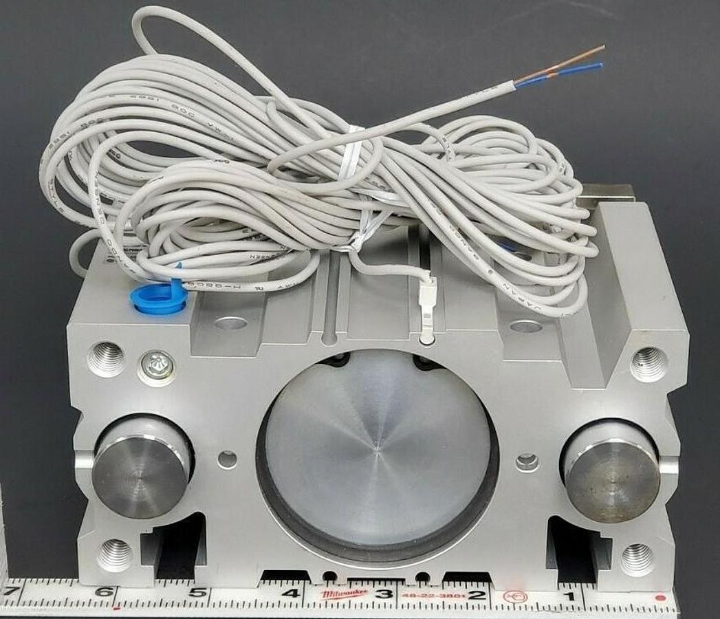 Used NEW SMC MGPM63-30Z-M9BWVZ MGP-Z SERIES CYLINDER MGPM6330ZM9BWVZ MAX. 1.0MPa