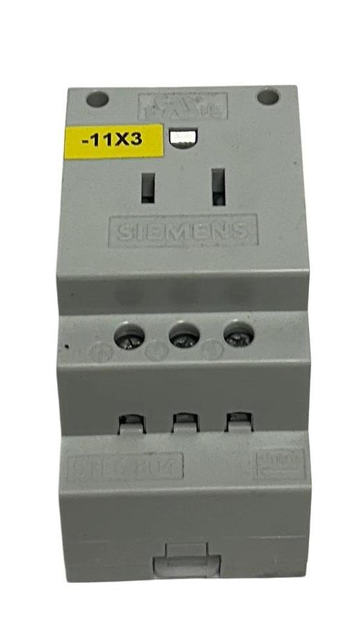 Used SIEMENS 5TE6804 OEM SOCKET OUTLET 15A 125VAC SenSchuko SOCKET USNP