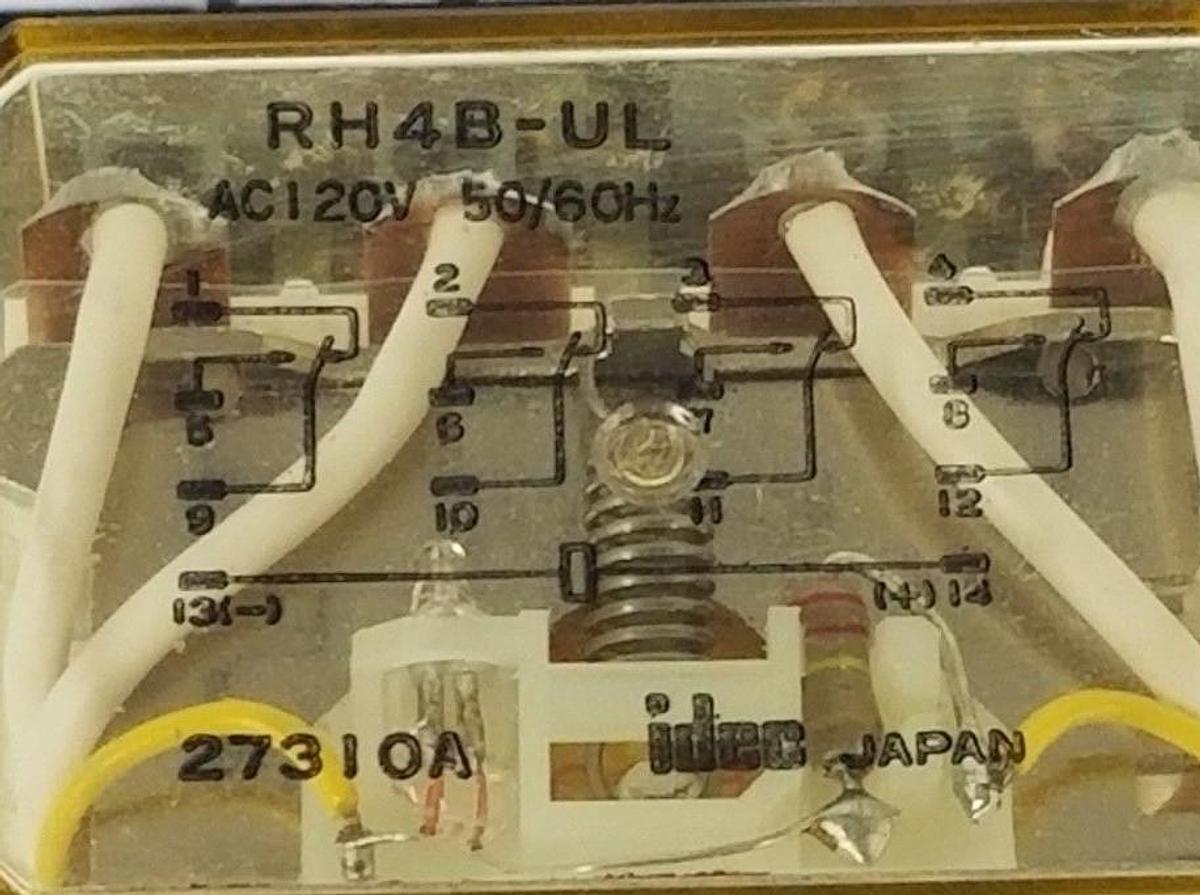 Used ALLEN BRADLEY 700-HN139 RELAY BASE SER. A W/ RH4B-UL RELAY
