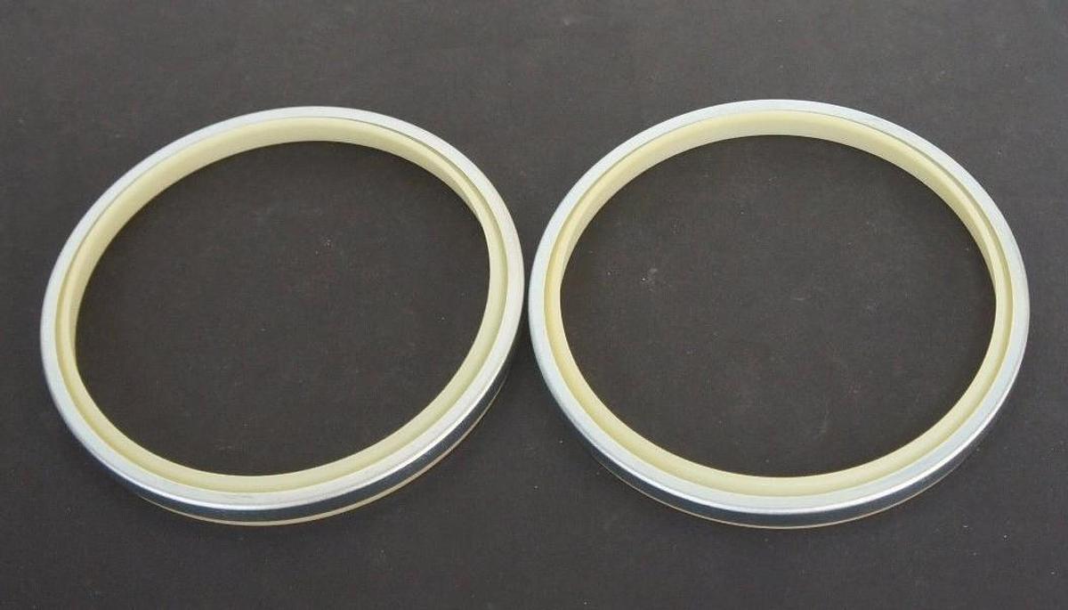 Used LOT OF 2 NEW NOK 452520 DUST SEALS DSE-DK1120X136X12