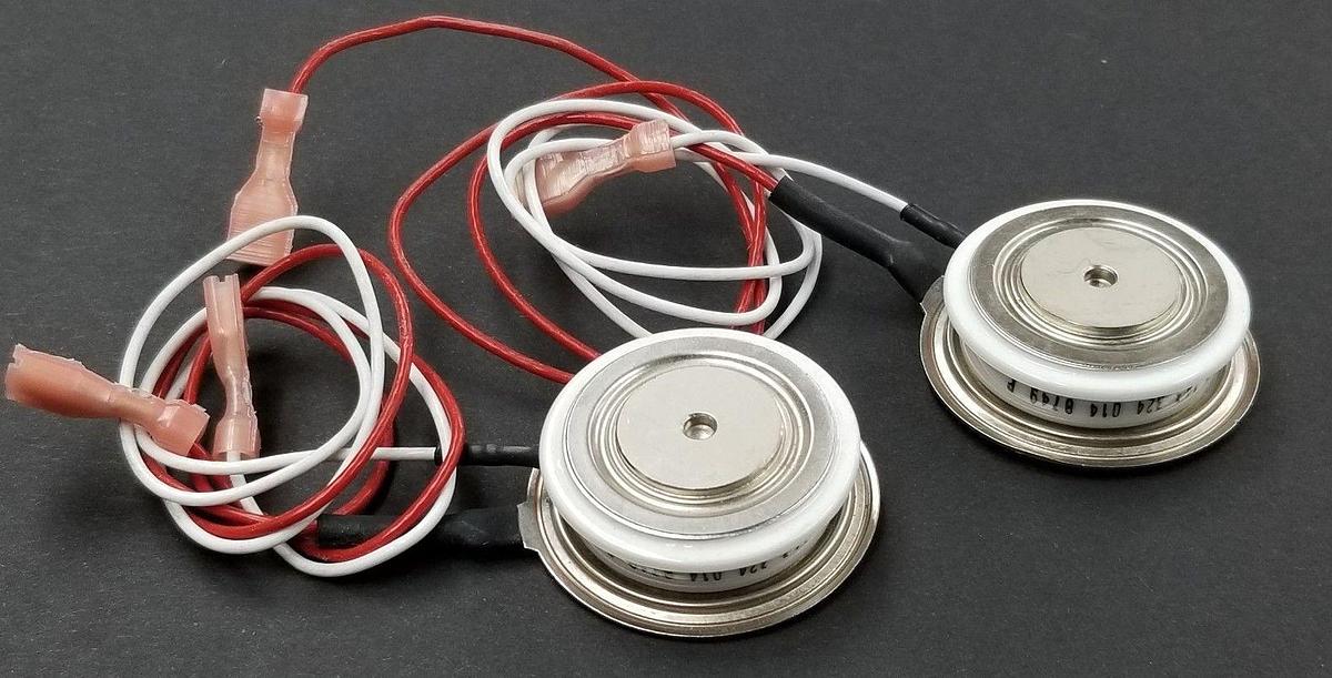 Used LOT OF 2 PRX 143-324-014 VARISTORS MINI 2WIRE CONNECTION 143-324-014 8749 P
