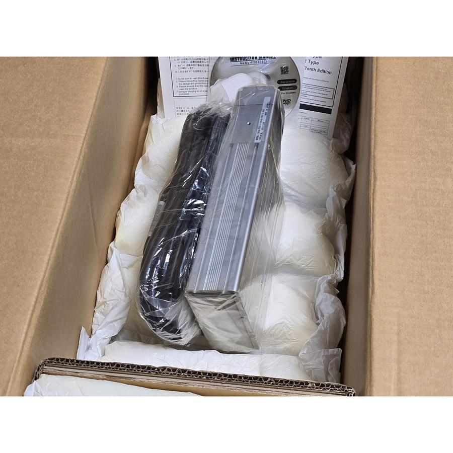 Used IAI RCS2-F5D-I-100-8-100-T2-R05 ROBO CYLINDER ACTUATOR W/SCON-CA-100I-CC-0-2 NEW