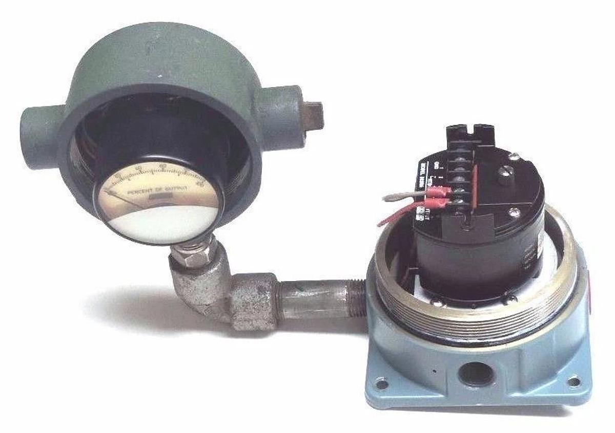 Used FOXBORO 893RA-PFSN000 TEMPERATURE TRANSMITTER W/ PN143TR PERCENT OUTPUT GAUGE