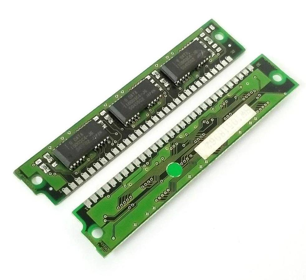 Used LOT OF 2 GENERIC M300901JP2B MEMORY MODULES 30-PIN D4X609