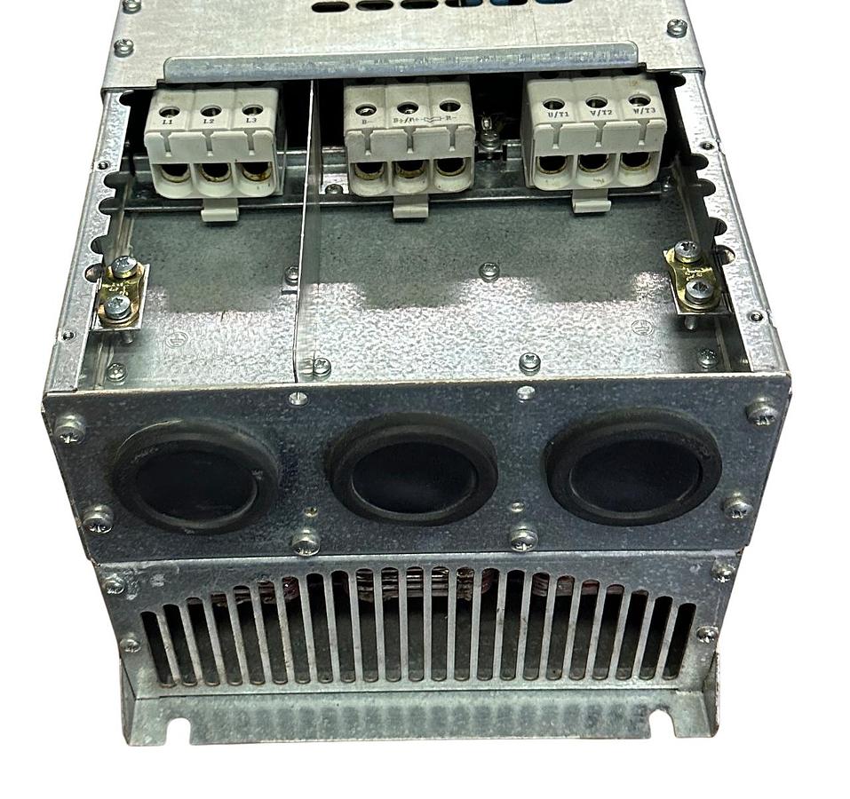 Used HONEYWELL NXS0500A1009 NSX SERIES VARIABLE FREQUENCY DRIVE 50HP 380-500V 3-PHASE