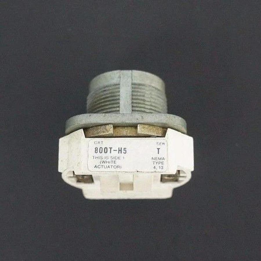 Used ALLEN BRADLEY 800T-H5 SELECTOR SWITCH SER. T, 800TH5 (INCOMPLETE)