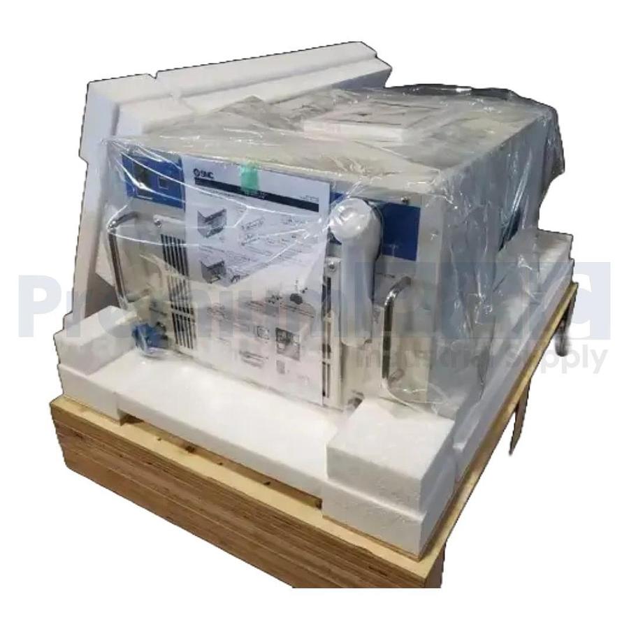 NEW SMC HRR012-AN-10-MU THERMO CHILLER, RACK MOUNT, AIR COOLED 100/115VAC