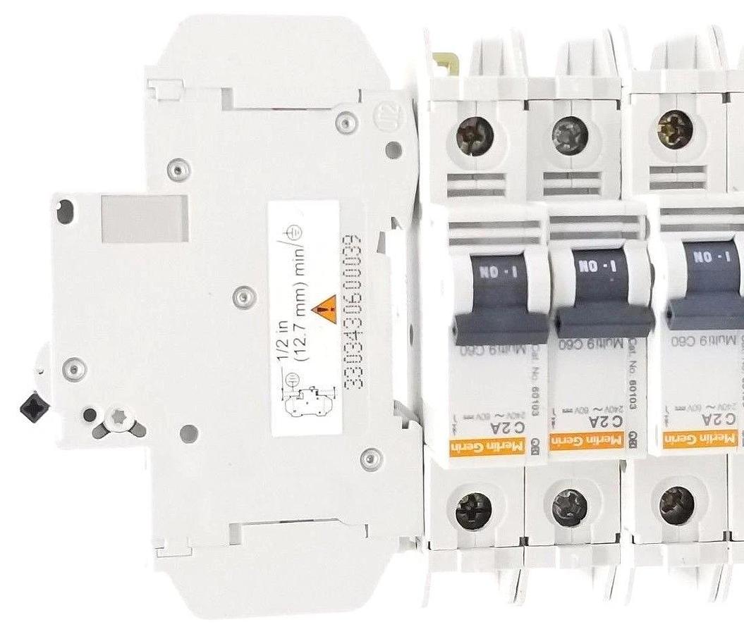 LOT OF 13 NEW MERLIN GERIN MULTI 9 C60 CIRCUIT BREAKERS 2AMP 1POLE 240VAC, 60103