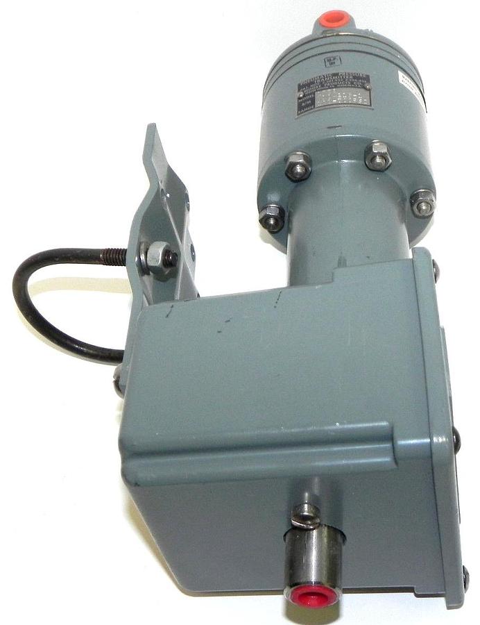 Used NEW MOORE PRODUCTS 173S PNEUMATIC PRESSURE TRANSMITTER B/M: M104215-1