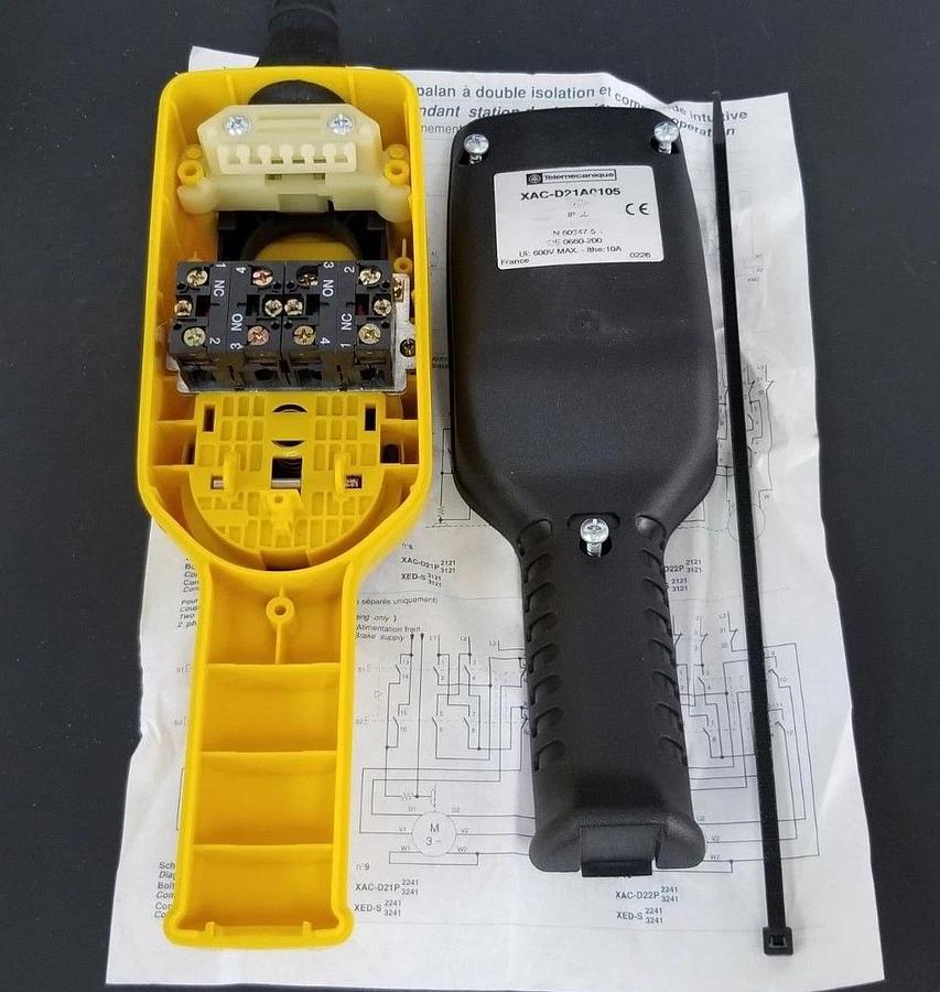 Used NIB TELEMECANIQUE XAC D21A0105 PENDANT CONTROL STATION XACD21A0105