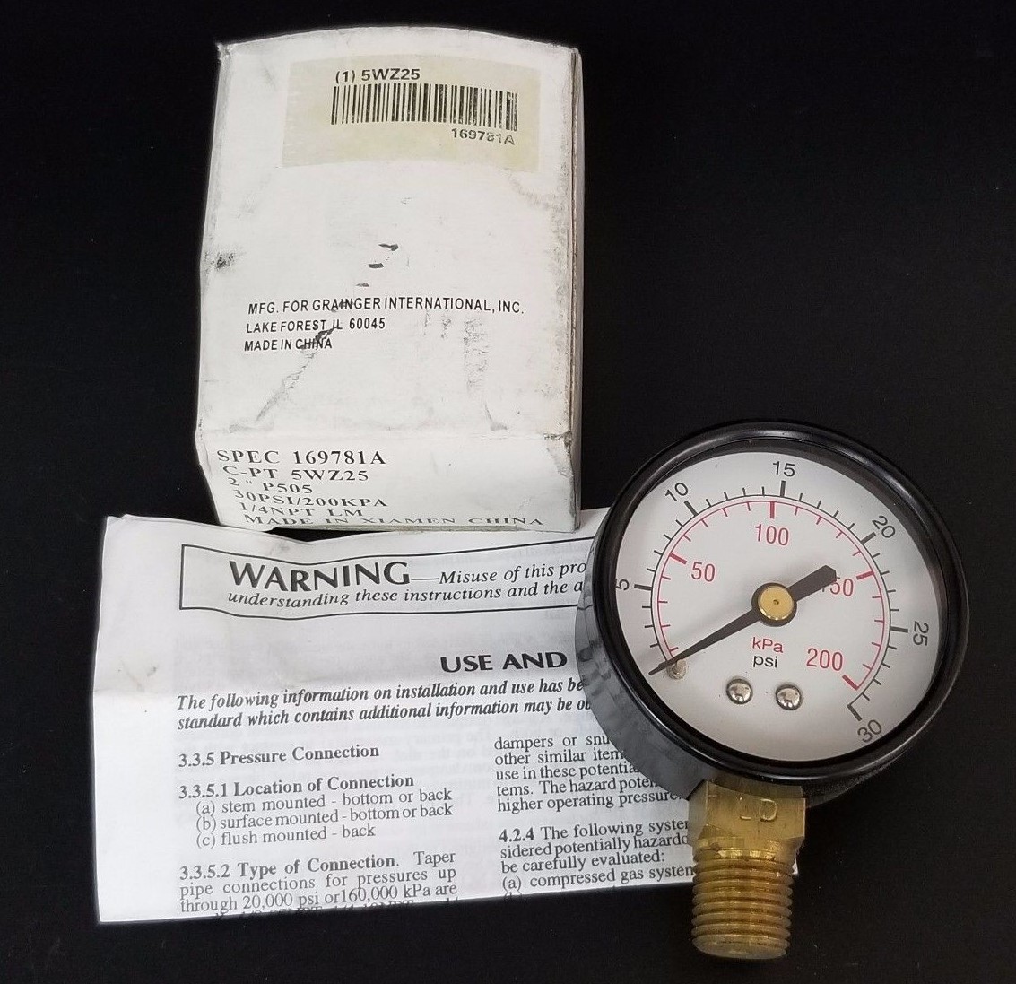 NIB GRAINGER 5WZ25 PRESSURE GAUGE 30PSI-200KPA 1/4IN NPT LM