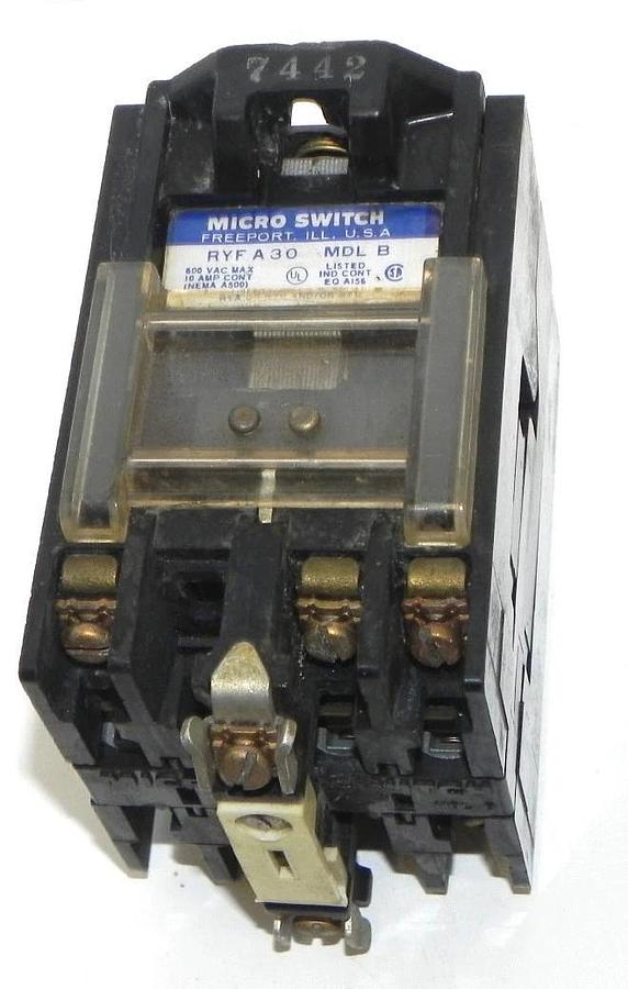Used MICRO SWITCH RYFA30 MDL B RELAY MDLB, RYFA30, 600 VAC MAX. 10 AMP CONT