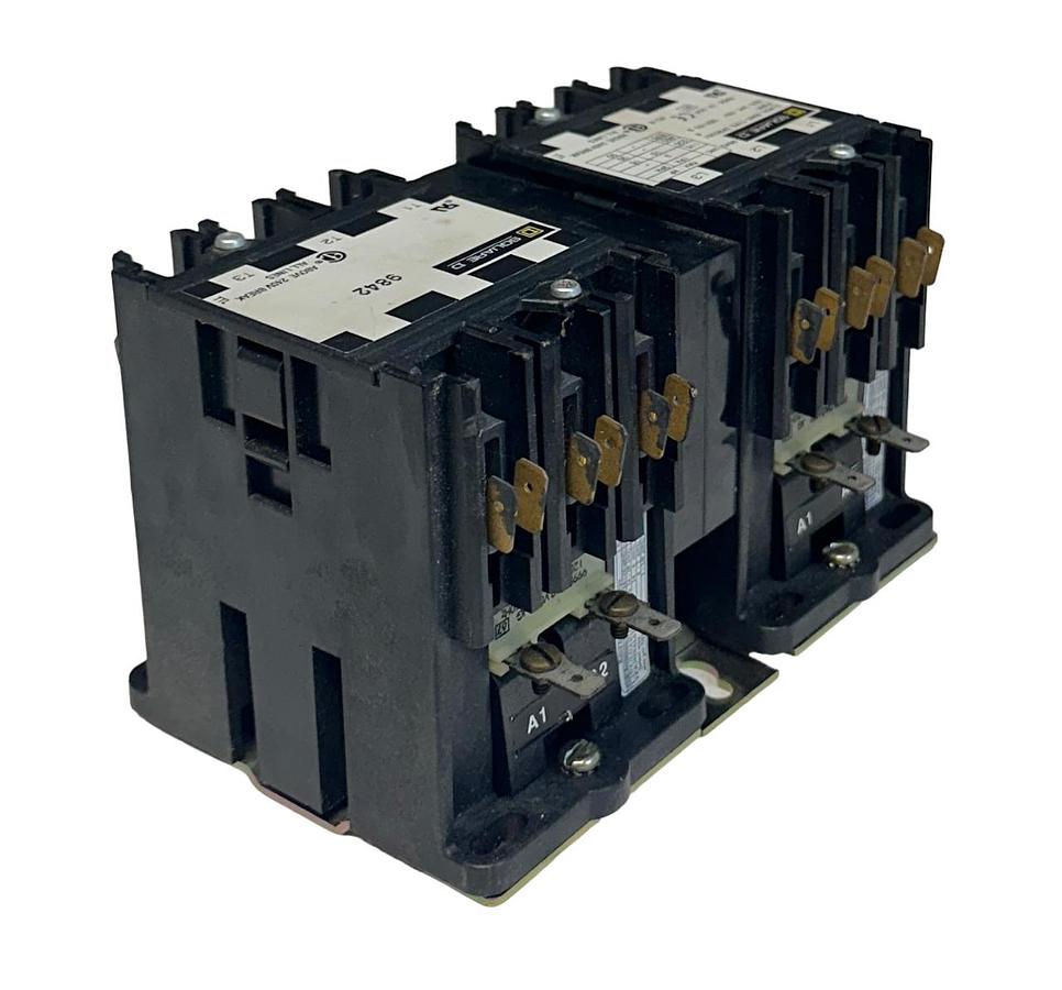Used NEW SQUARE D 8965-DPR53-S1-V02 / 8965DPR53S1V02 REVERSING CONTACTOR 600VAC NSMP