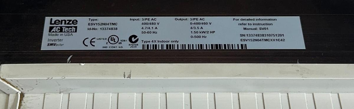 Used LENZE AC TECH ESV152N04TMC / 13374838 SMVector DRIVE 1.5kW/2HP 3PH 400-480V USNP