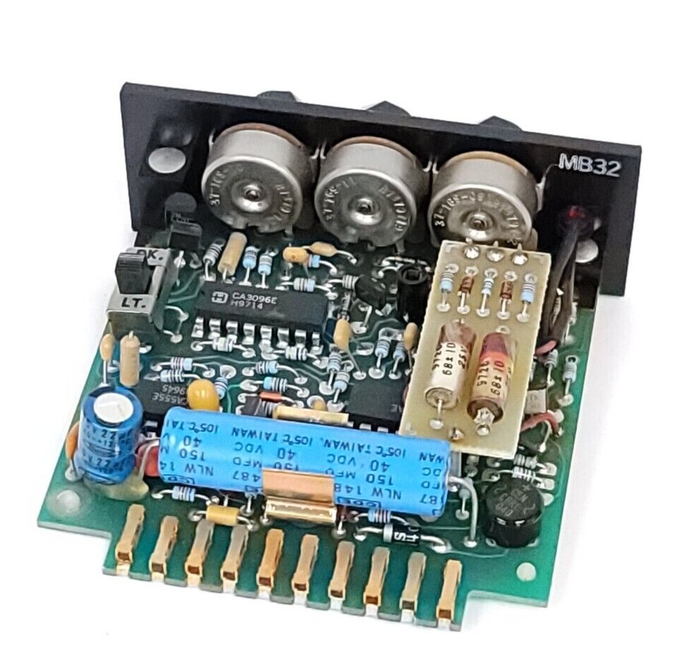 Used ALLEN BRADLEY 22DJ9-4000 PHOTOSWITCH 22DJ94000 SER. B TIME DELAY CONTROL MODULE