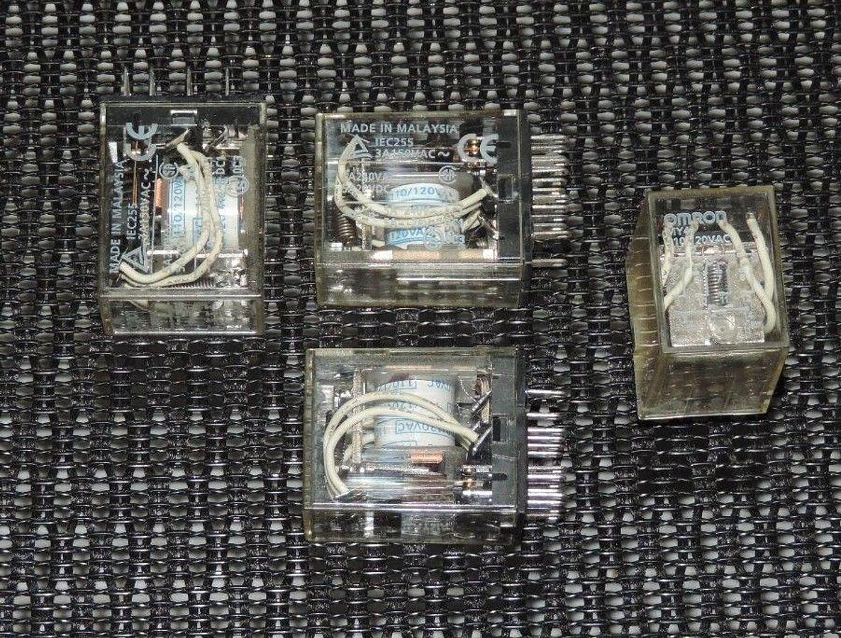 Used LOT OF 4 OMRON MY4 RELAYS 110/120VAC
