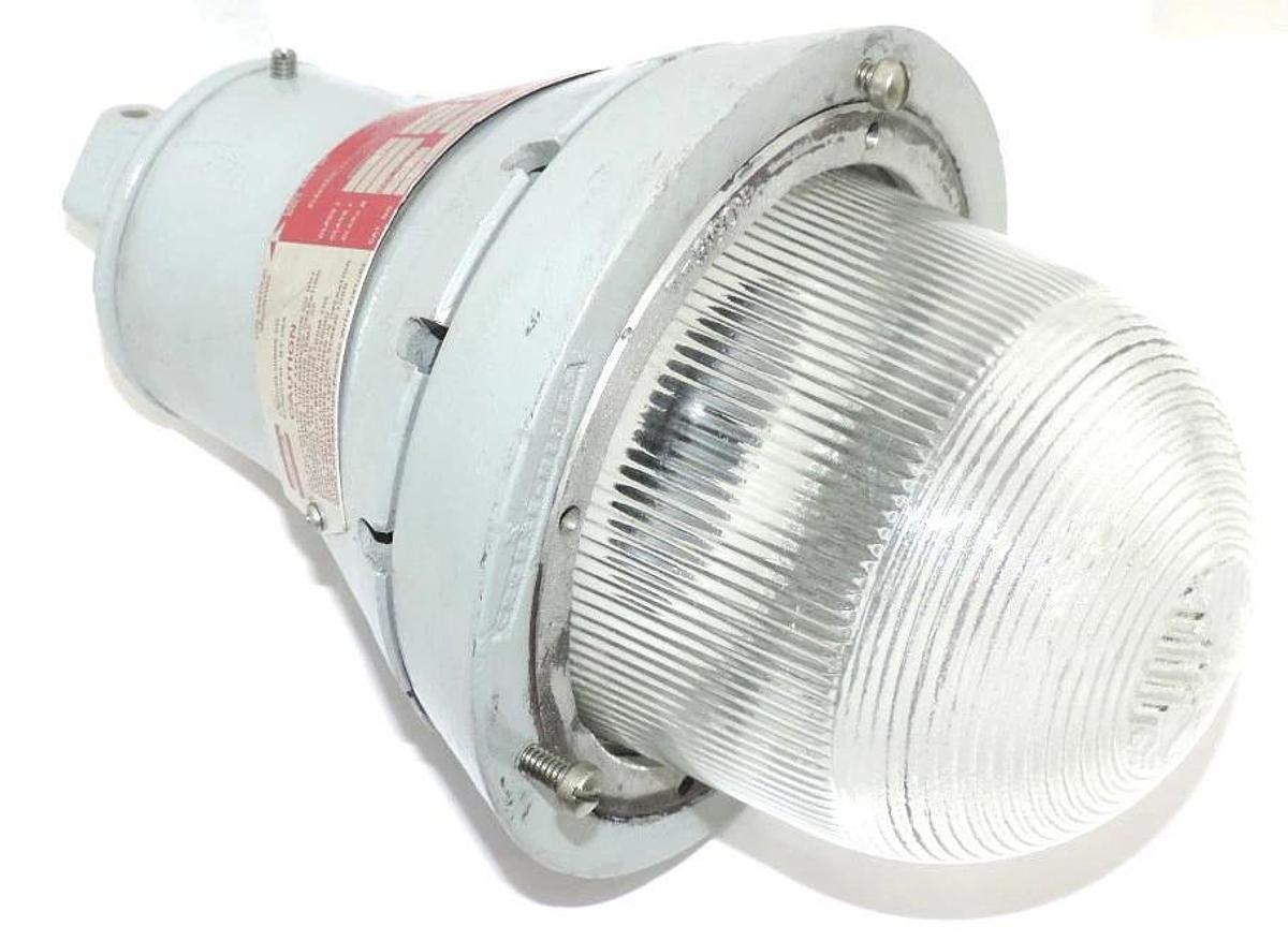 Used CROUSE HINDS EVA-201 LIGHT INCAND HAZ LOC CLASS1 GROUP-CD 200W/250V, EVA201