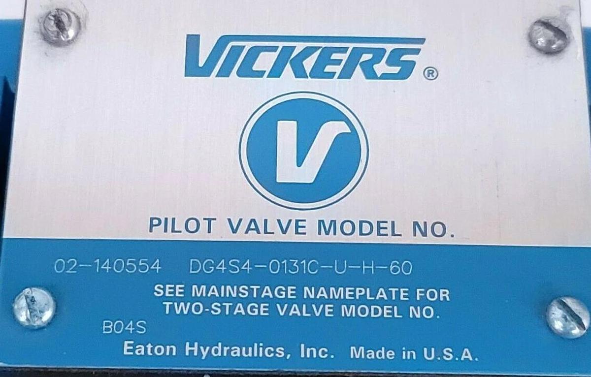 NEW VICKERS 02-140554 PILOT VALVE DG4S4-0131C-U-H-60 W/ 879147 24VDC COILS