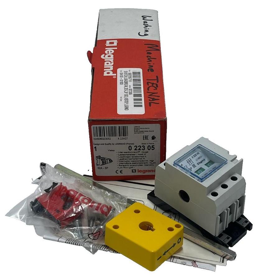 NEW Legrand Vistop 32A 3-Pole Load Break Switch Red Side Handle | Ref 022305