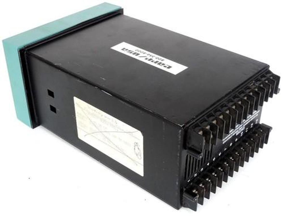 Used HONEYWELL DC5011-A2-2000-10-00-111 TEMPERATURE CONTROLLER DC5011A220001000111