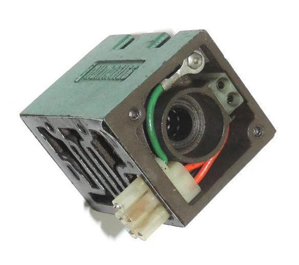 Used NUMATICS 15SSS531M SOLENOID VALVE 152SS500M, 24 VDC .25AMPS