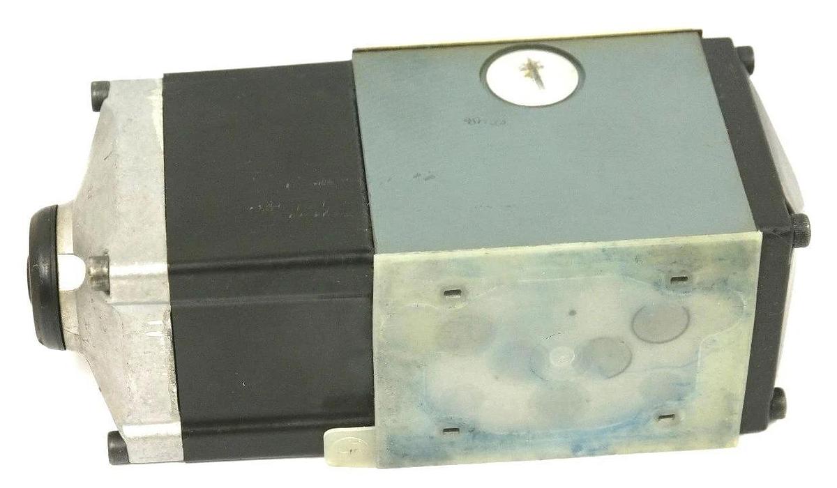 Used REXROTH 4WE10D21/AW110NZ55L/V VALVE W/ WH70-4-A 359 COIL